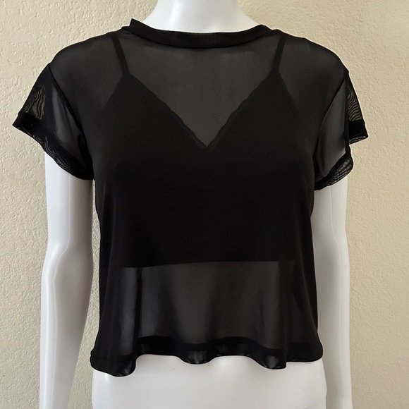 La Hearts Tops - ⭐️ L.A. Hearts Black Sheer Mesh Short Sleeve Top Size Medium